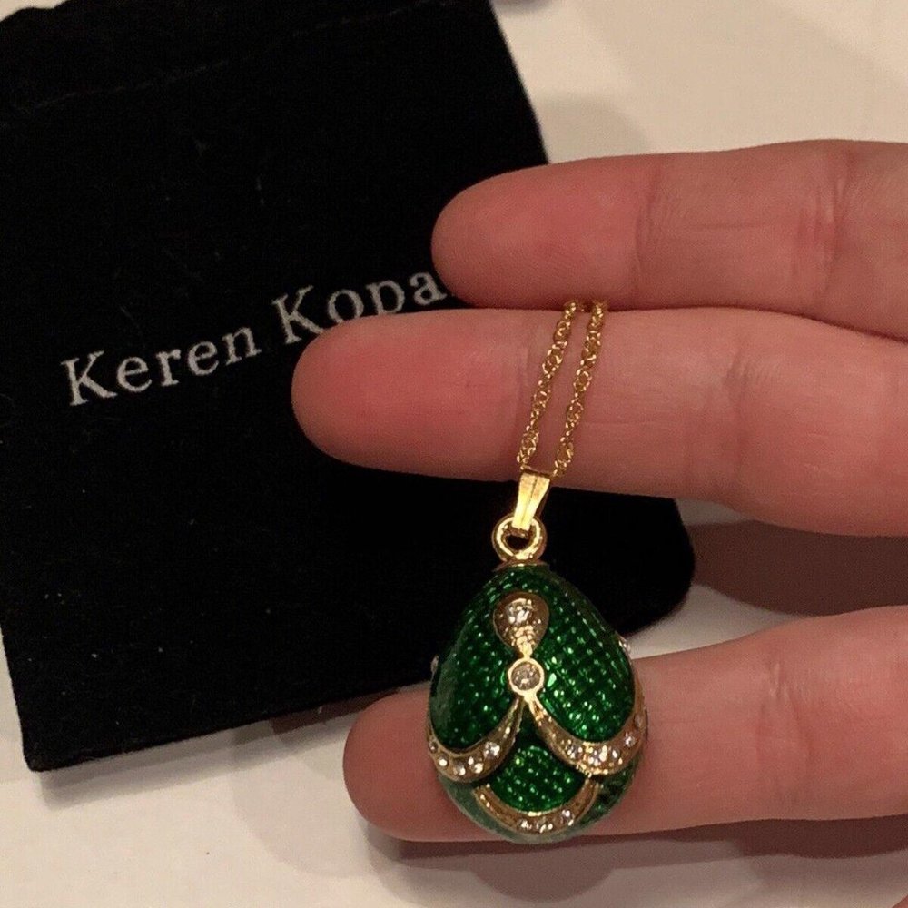 Keren Kopal Costume Necklace Gold Tone Enamel Green Egg Crystals New In Pouch - Picture 4 of 8